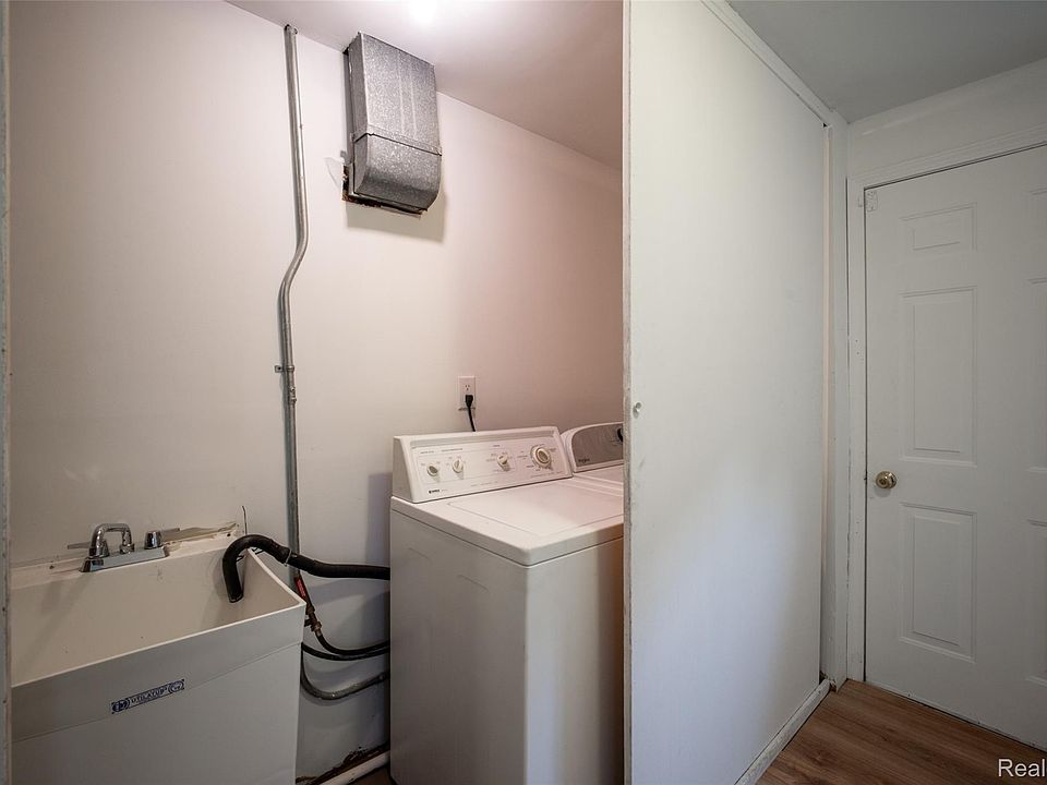 21613 Wallace Dr, photo 21