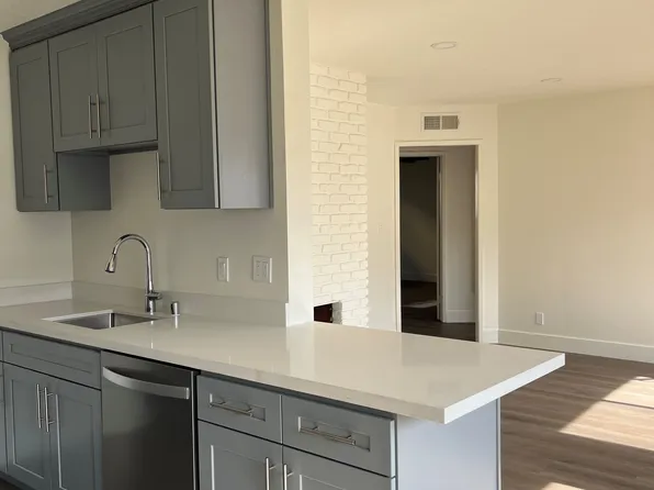 17122 Emerald Ln APT C, Huntington Beach, CA 92647