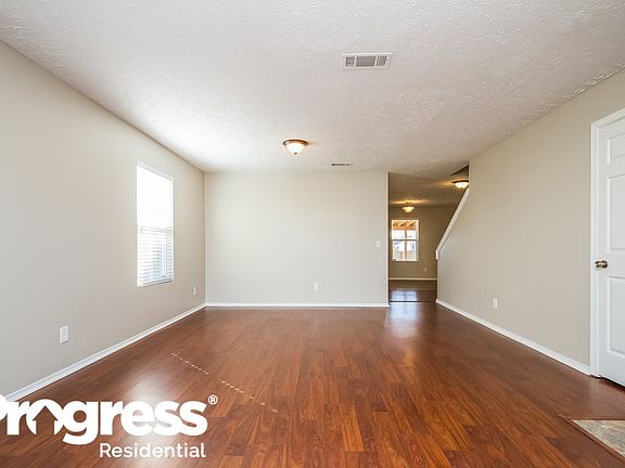 2nd image of 1318 Bundy Dr
