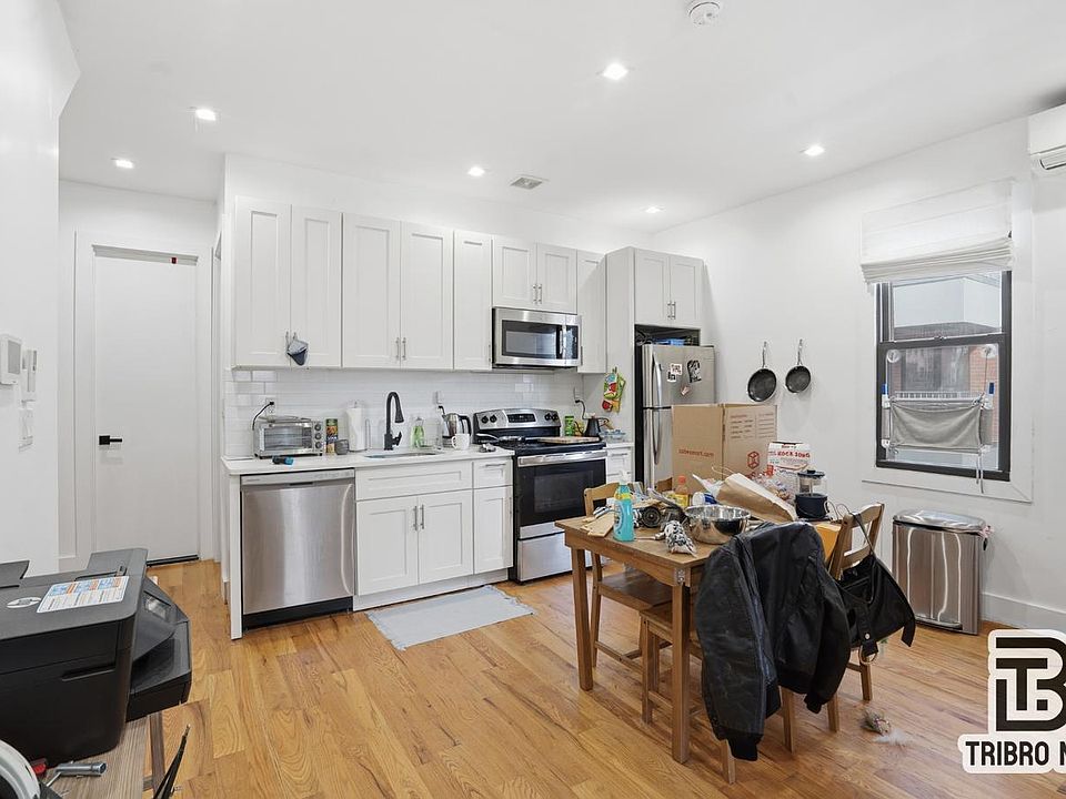 1st image of 225 Halsey St #3
