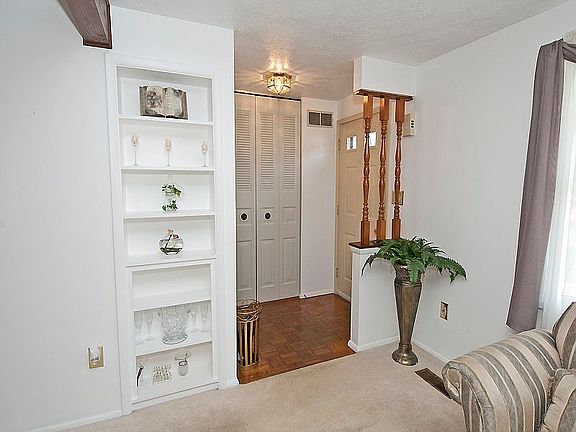 2nd image of 102 Ligonier Ct
