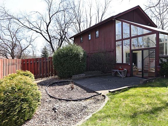 3rd image of 5680 Matterhorn Dr NE