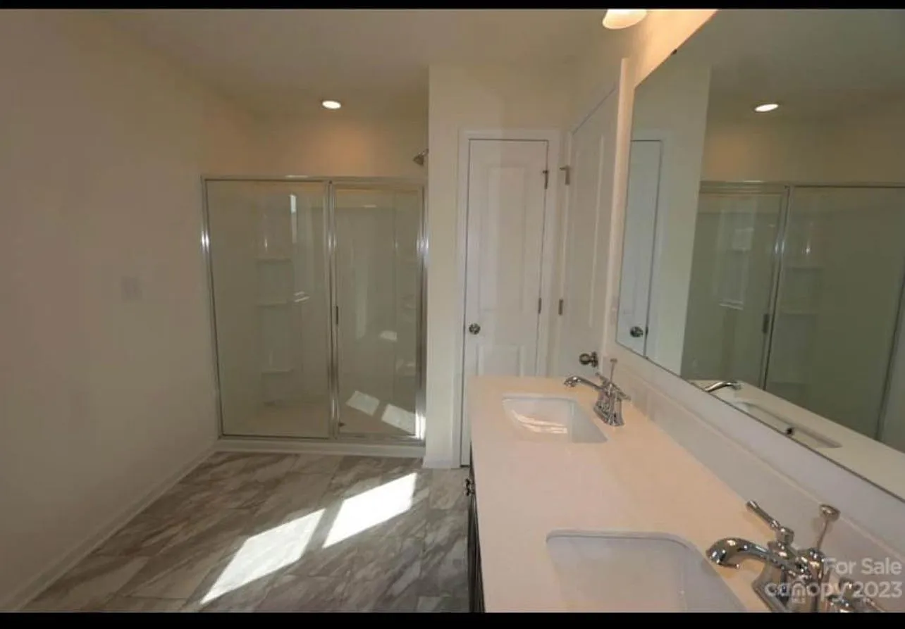 2823 Trinity St — Photo 3
