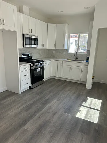 1525 Redondo Ave #D Photo 1