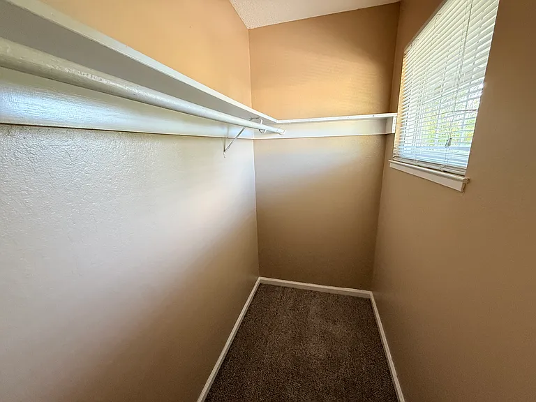 6881 Kettering Cir — Photo 24