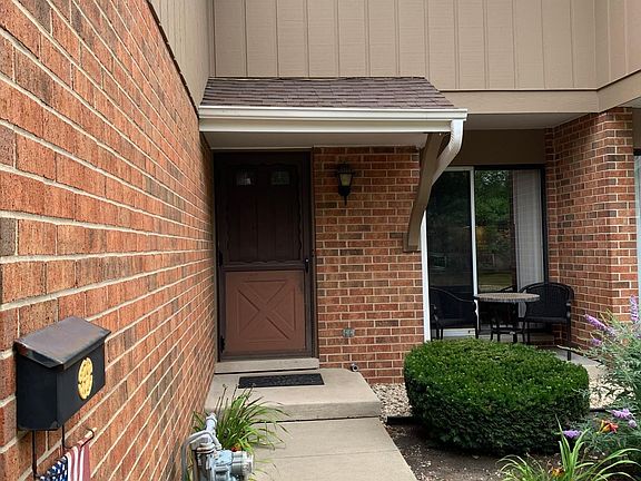 Private entrance plus front patio w/ cover
