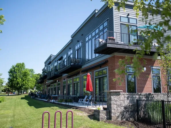 220 King St SE, Lowell, MI
