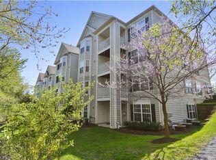 18811 Sparkling Water Dr APT 102, Germantown, MD 20874
