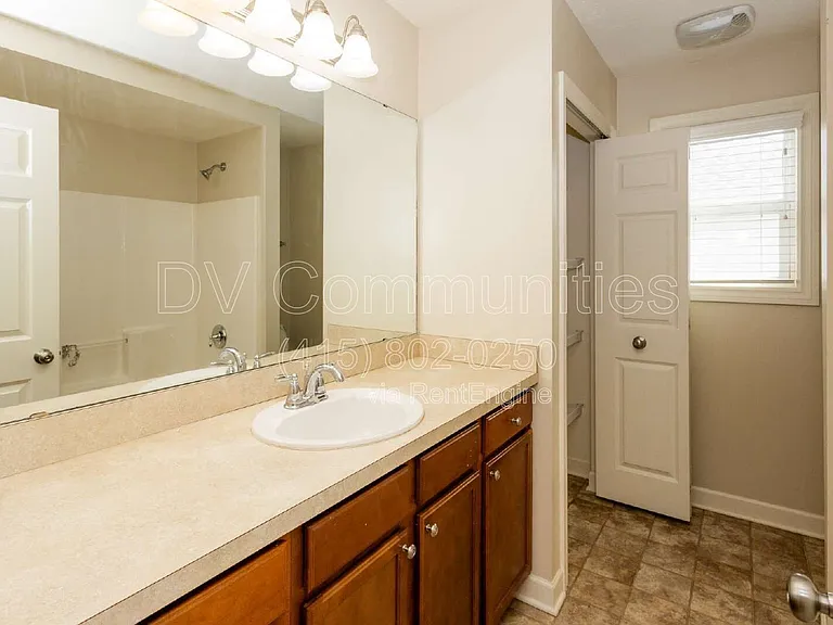 8240 Talbot Cir — Photo 24