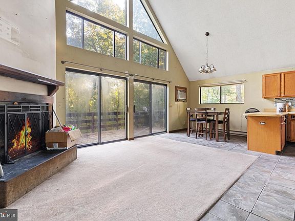 3rd image of 31 Willow Ln