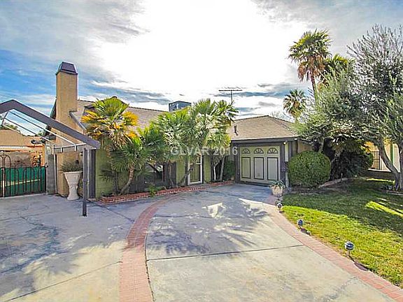 2nd image of 5821 Westport Cir