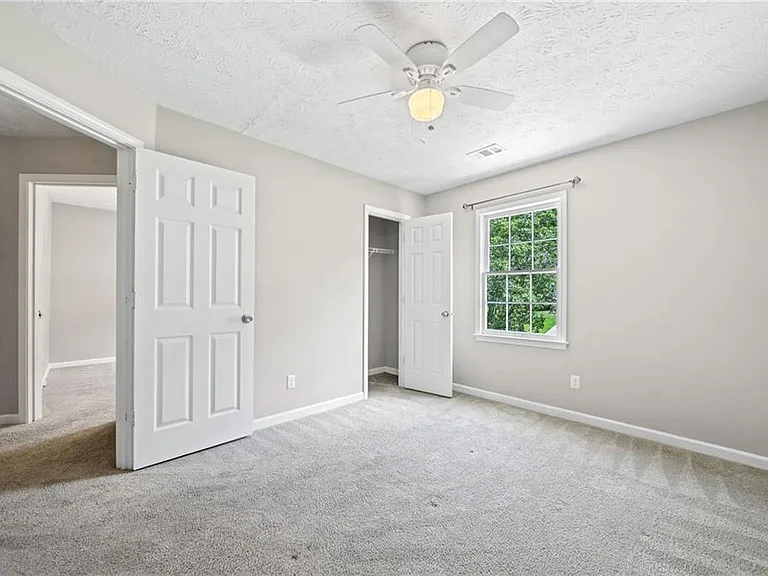 5590 Princeton Oaks Dr — Photo 30