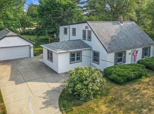 2105 Davidson Rd, Waukesha, WI 53186