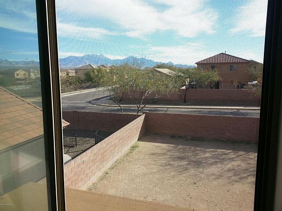 3rd image of 647 W Flaming Arrow Dr