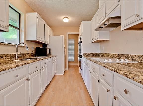5th image of 8431 Vista View Dr