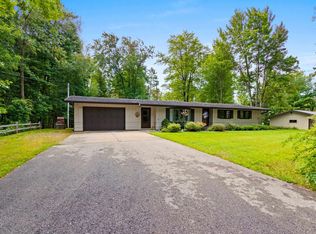 5303 Liegeois Rd, Abrams, WI 54101
