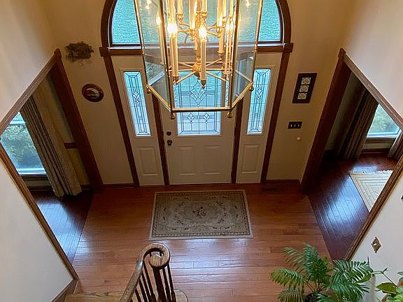 3rd image of 7596 Lakedge Ct