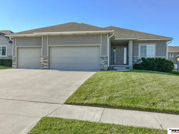 6301 Nashway Cir, Lincoln, NE 68516