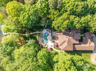 135 Sumter Dr, Mooresville, NC 28117