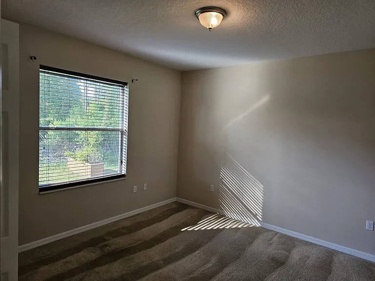 34 Richmond Dr — Photo 9