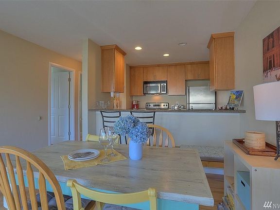 5th image of 2413 NW 59th St APT 303E