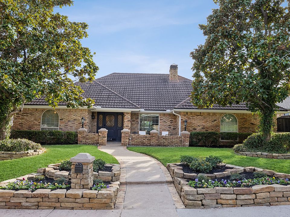 1st image of 9718 Vista Oaks Dr