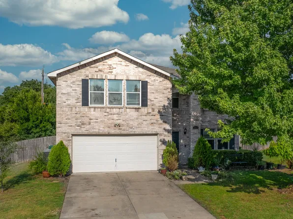 909 Collins Blvd, Cedar Hill, TX 75104