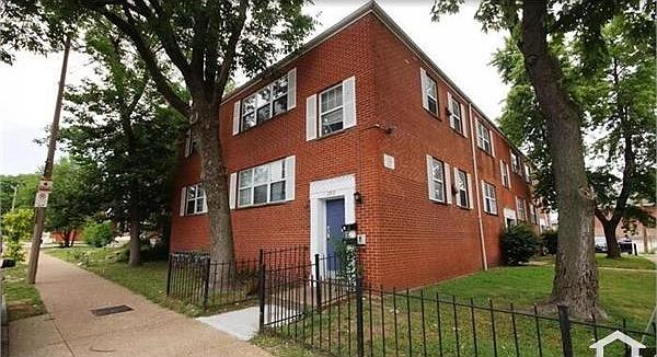 1st image of 2915 Chippewa St Unit B