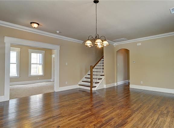 4th image of 1606 S Henderson St