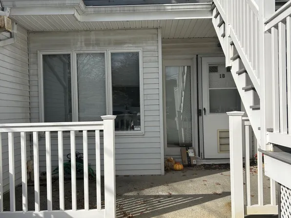 449 Medina St APT 1B, Staten Island, NY 10306