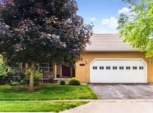 1620 Longwood Dr, Sycamore, IL 60178