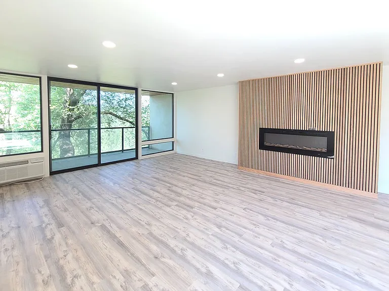 358 S Coeur D Alene St — Photo 34