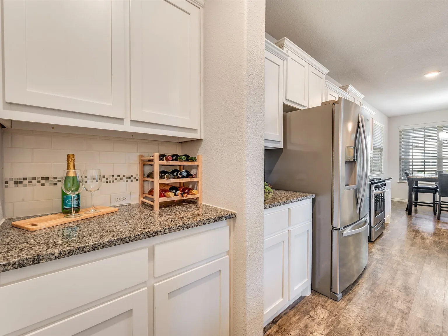 4 bed, 3.0 bath, 2246 sqft, $3,200 — Photo 4