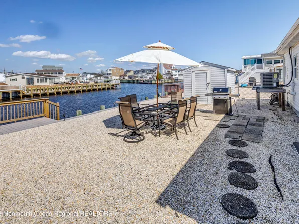 100 Florence Lane, Manahawkin, NJ 08050