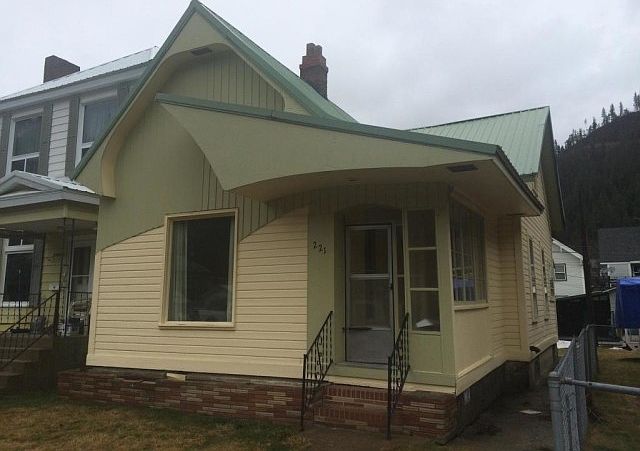 1st image of 221 River St