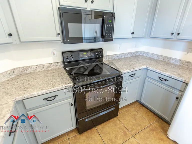 1962 S Oak St — Photo 11
