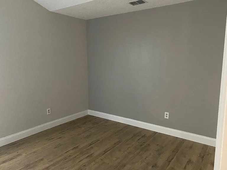 716 Pine Shores Cir — Photo 10