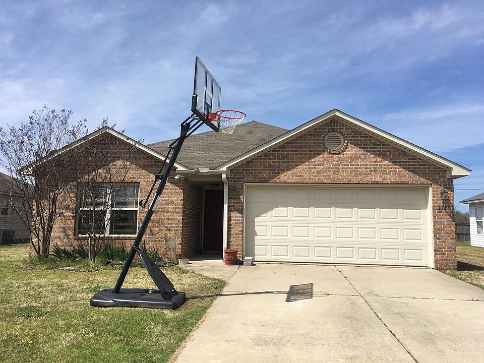 1st image of 1009 Yarrow Dr