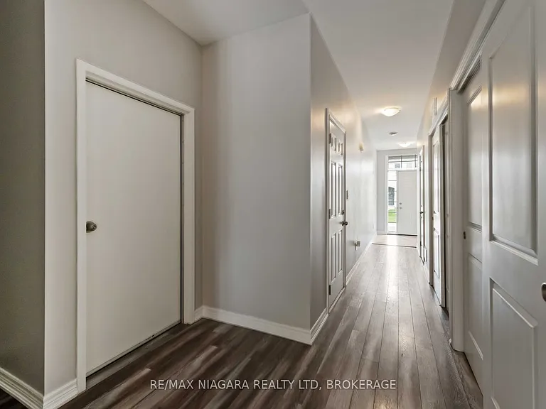 81 Grove St — Photo 5