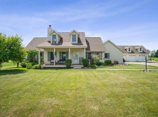 662 Windy Oak Cir, Hebron, IN 46341