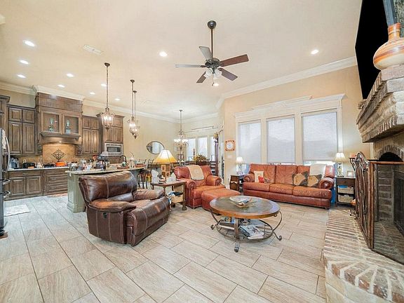 5th image of 135 Circle Rd