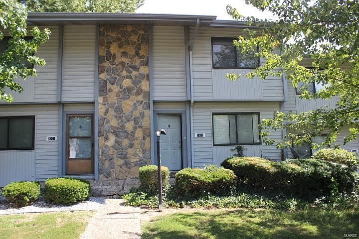 1st image of 2302 Gascony Dr #2302