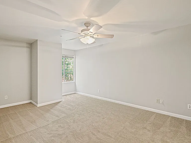 4906 Columbia Rd #8 — Photo 16