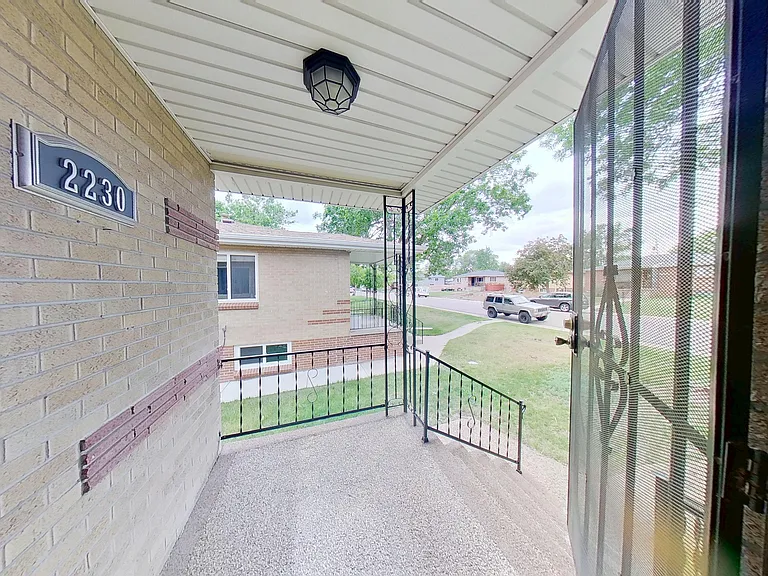 2230 Marshall St — Photo 26