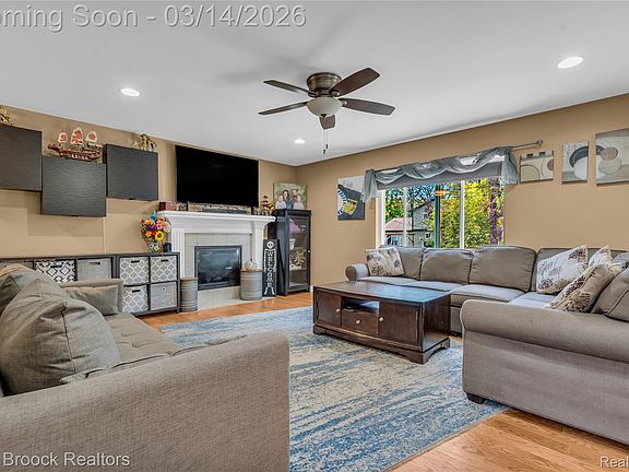 4th image of 3566 Samuel Ave