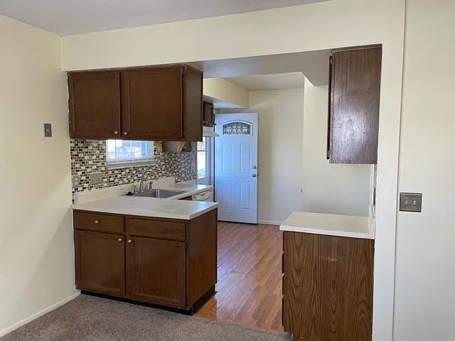 3 bed, 1.5 bath, 1242 sqft, $1,450 — Photo 2