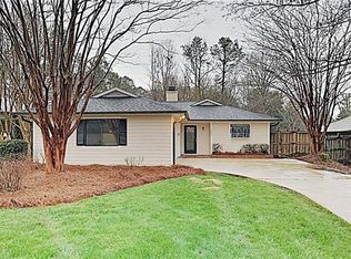 9000 Saint Lucia Ln, Charlotte, NC 28277