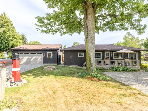 7447 Cedar Rd, Lexington, MI 48450