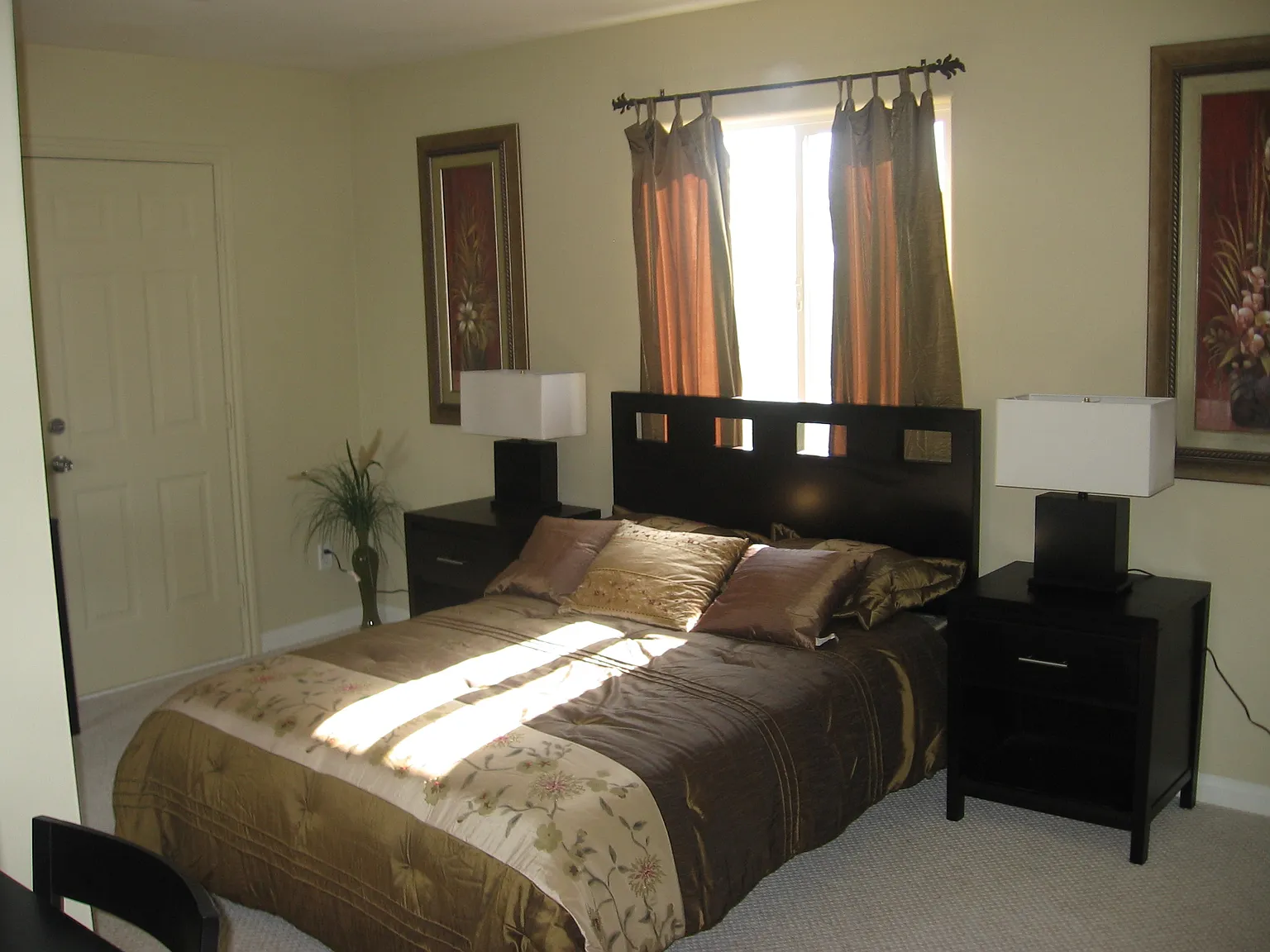 3 bed, 3.5 bath, 1504 sqft, $3,400 — Photo 3