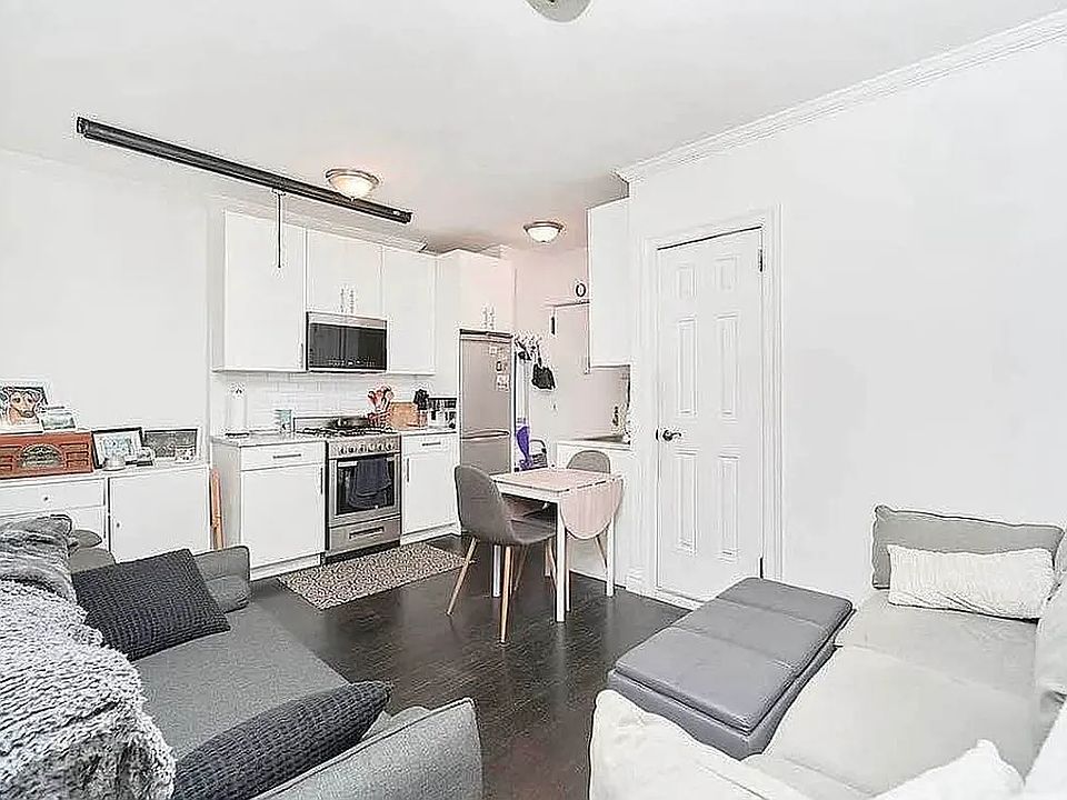 1st image of 318 E 11th St APT 2